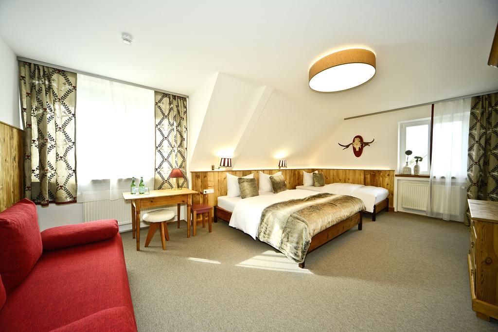 Illertisser Hof อิลเลอร์ทิสเซิน ภายนอก รูปภาพ
